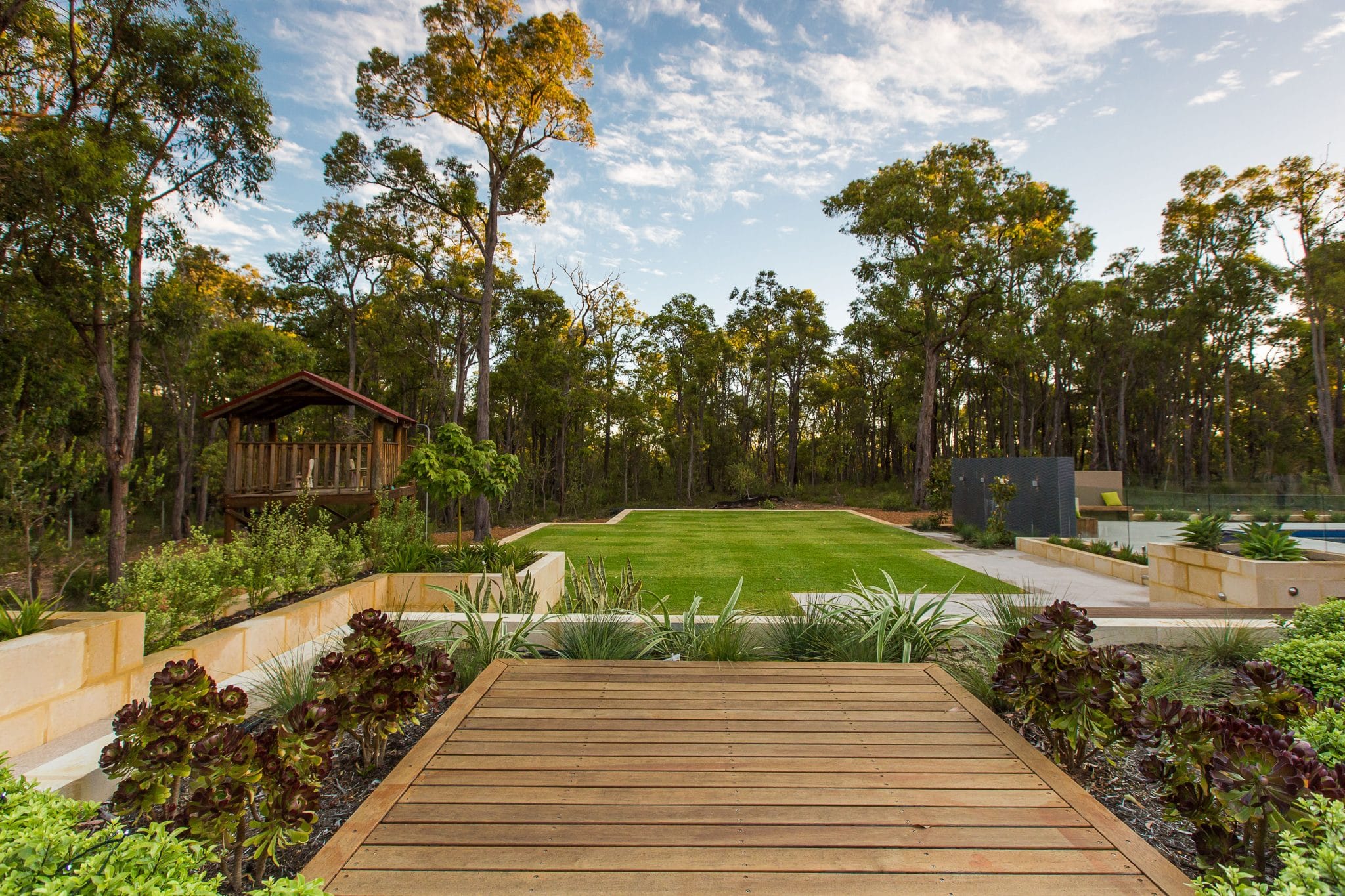 Eco-Geek Environment - 6 Sustainably Serene Ideas to Incorporate Into Your Landscaping Design